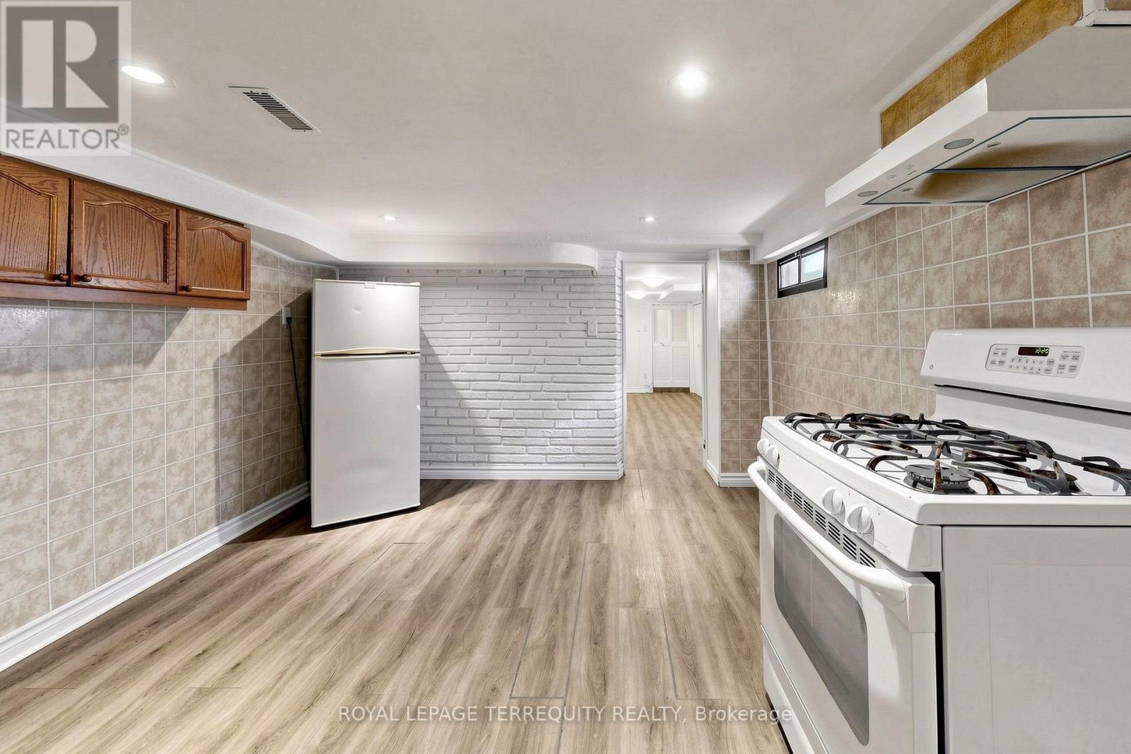 Bsmt - 150 Osler Street Property Photo 9