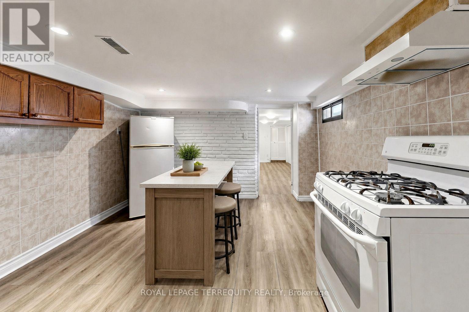 Bsmt - 150 Osler Street Property Photo 10