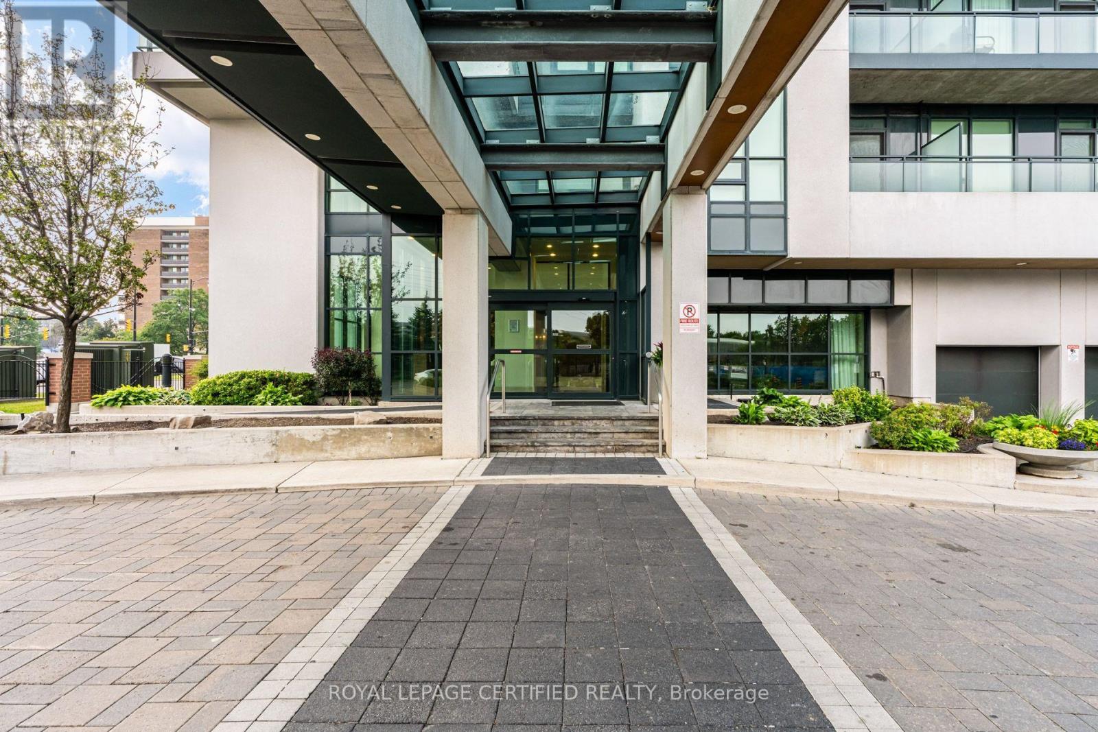 1806 - 100 John Street Property Photo 3