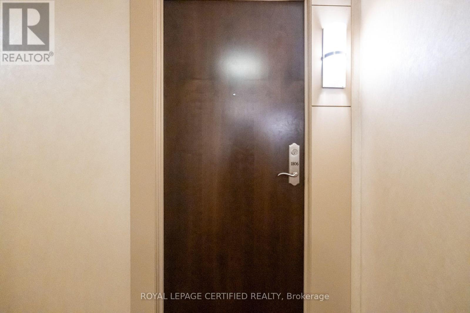 1806 - 100 John Street Property Photo 4