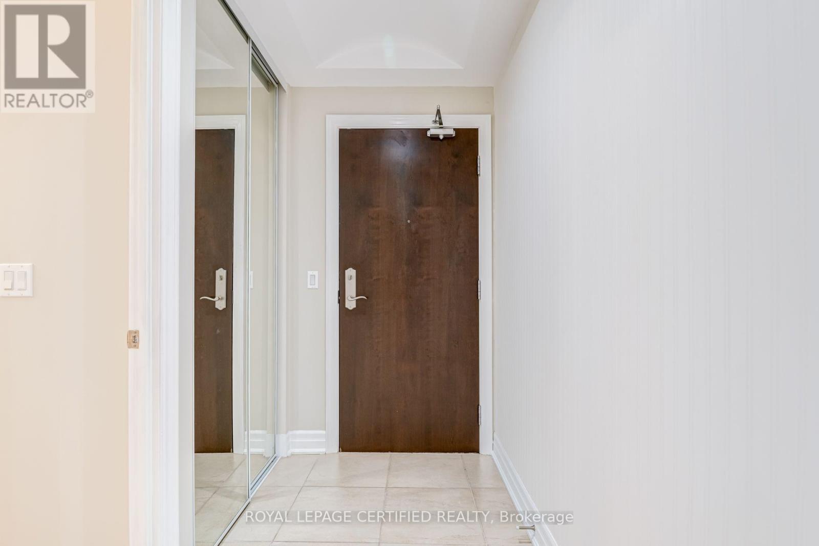 1806 - 100 John Street Property Photo 5