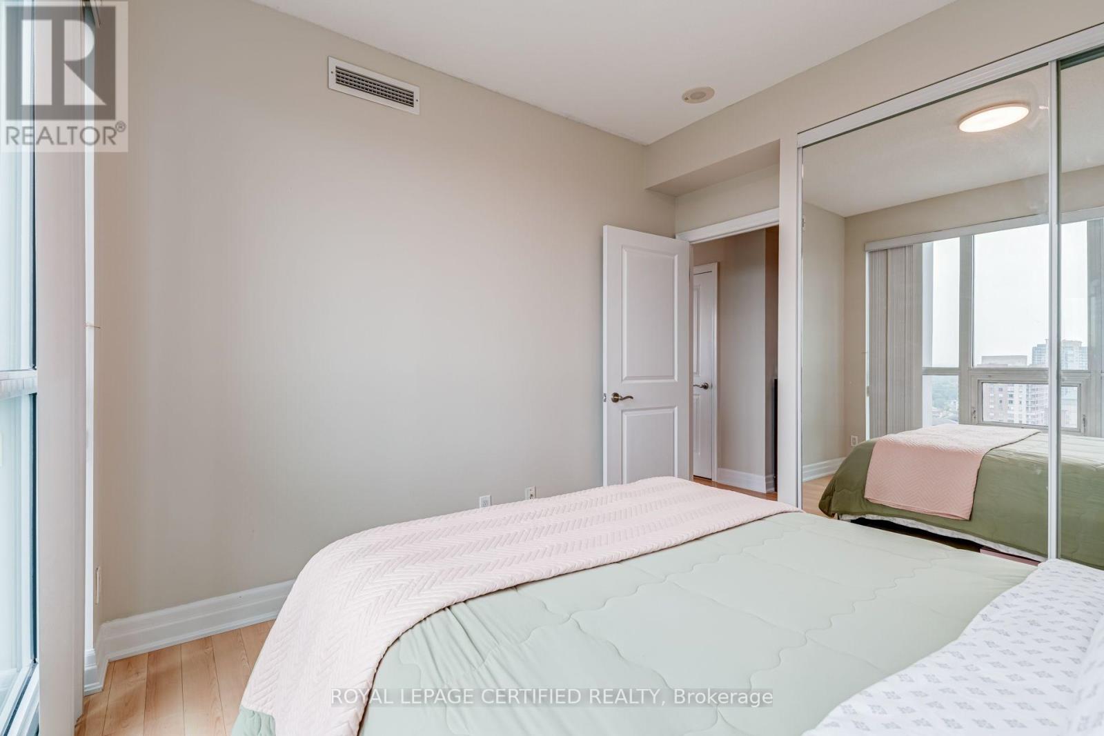 1806 - 100 John Street Property Photo 25