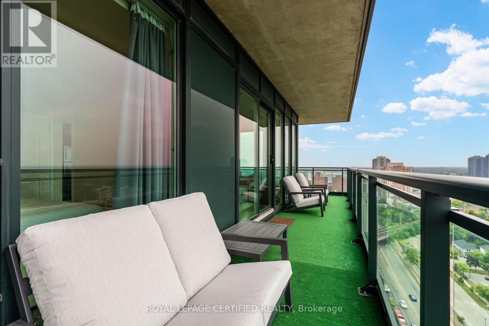 1806 - 100 John Street Property Photo 31