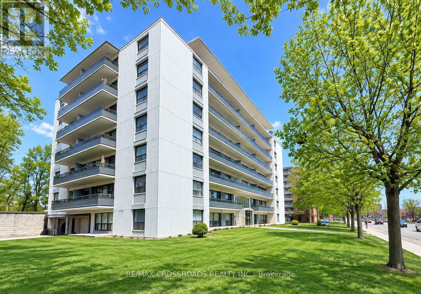 207 - 363 LAKESHORE ROAD E Property Photo 1