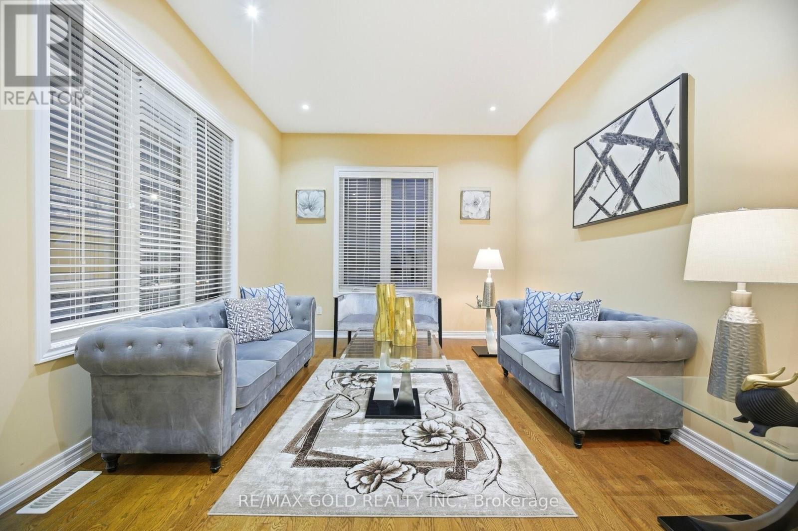 26 Drummondville Drive Property Photo 3