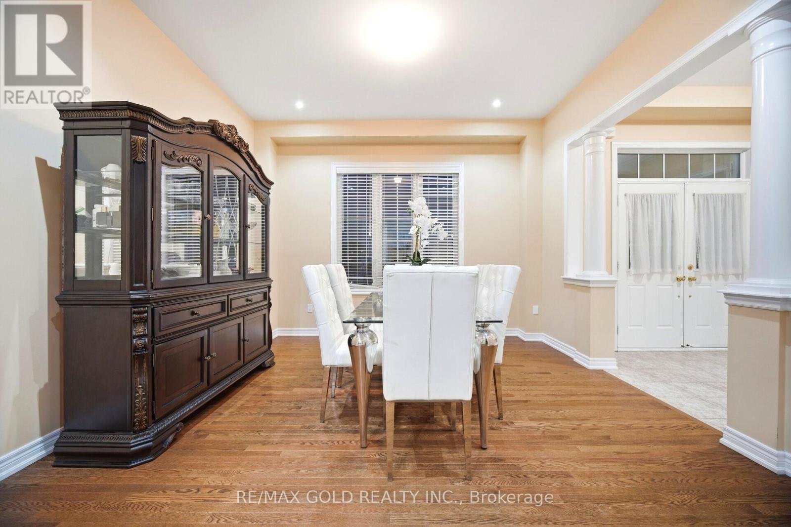 26 Drummondville Drive Property Photo 5