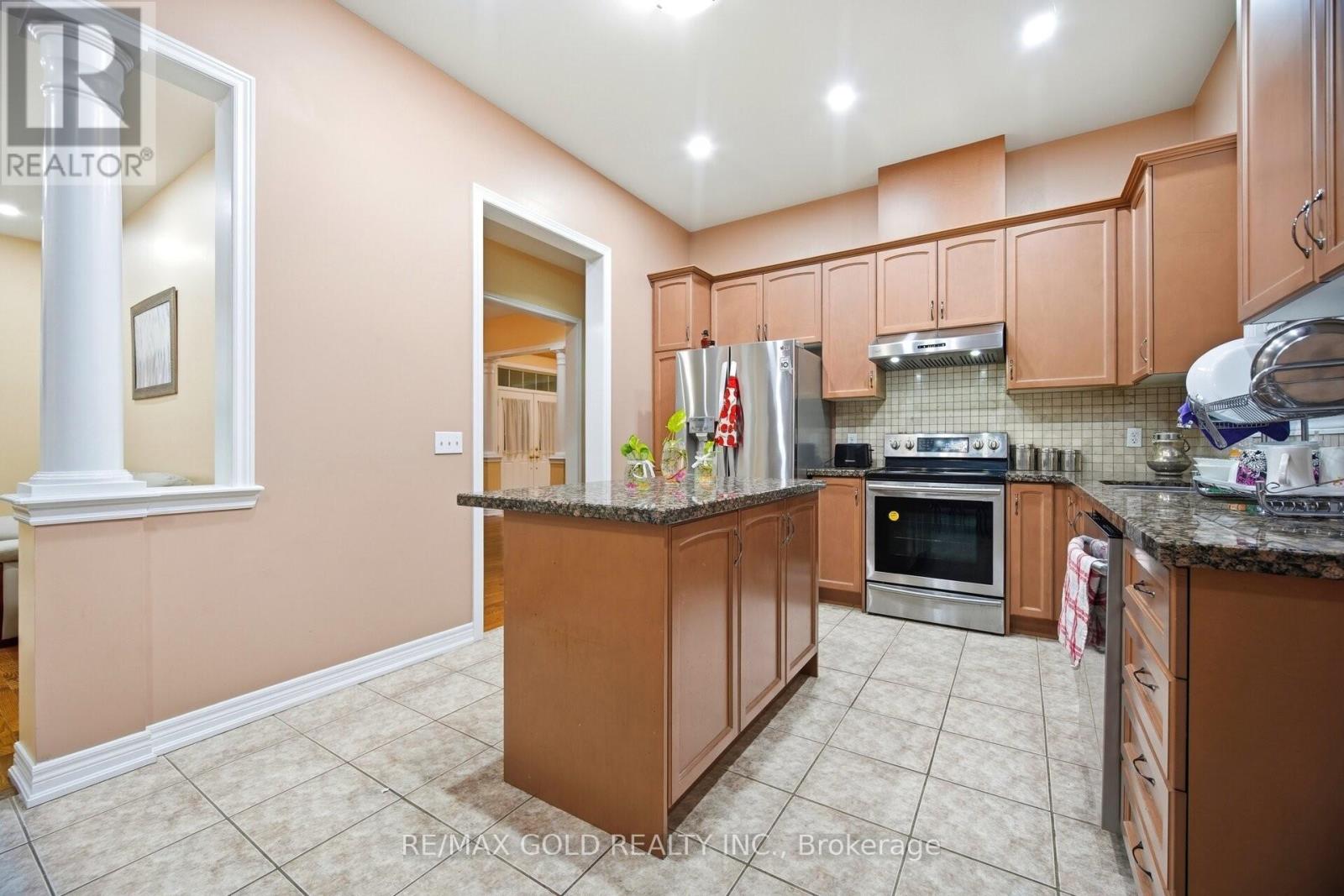 26 Drummondville Drive Property Photo 7