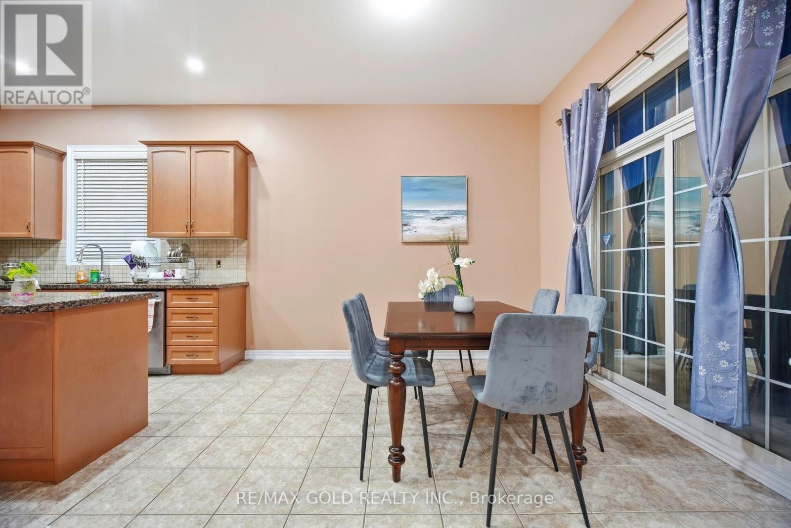 26 Drummondville Drive Property Photo 9