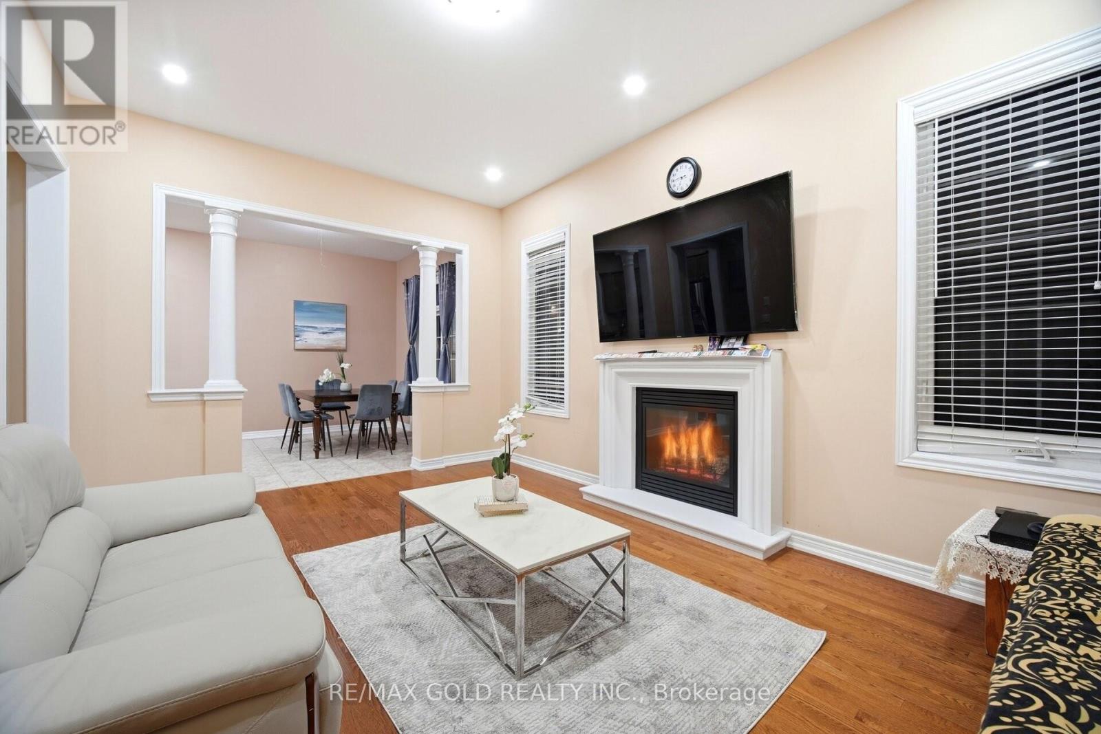 26 Drummondville Drive Property Photo 11