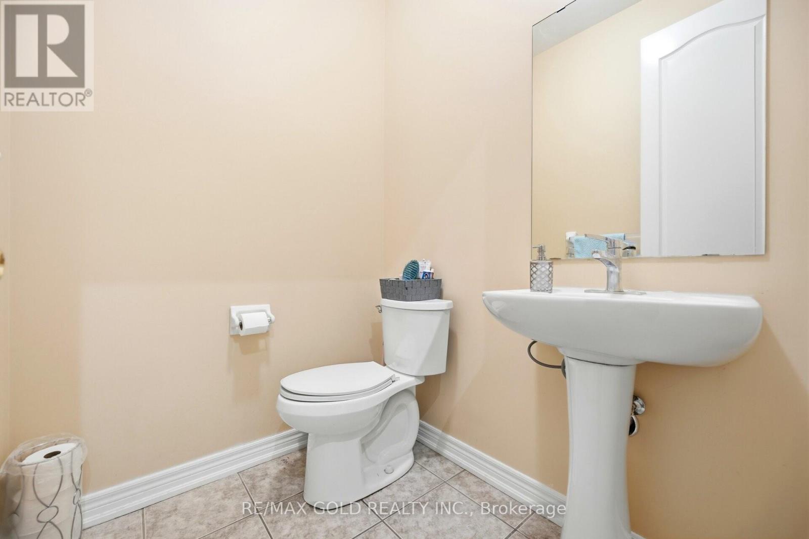 26 Drummondville Drive Property Photo 13