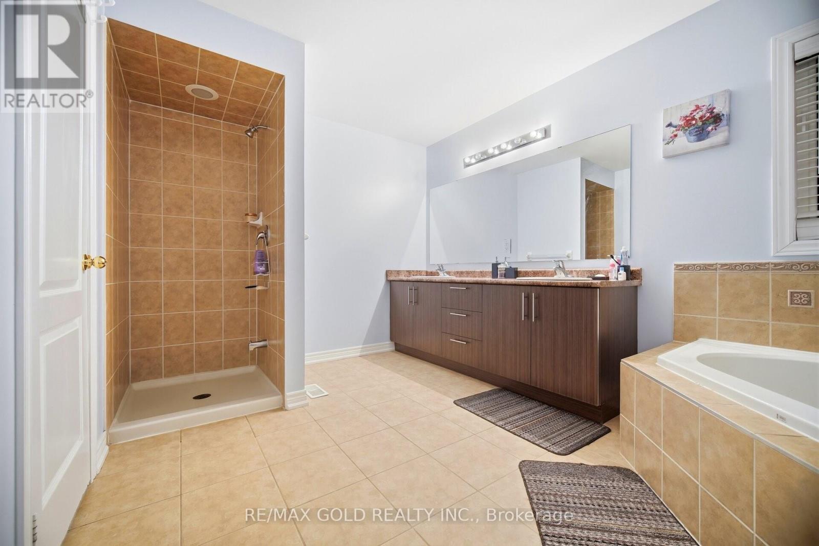 26 Drummondville Drive Property Photo 16