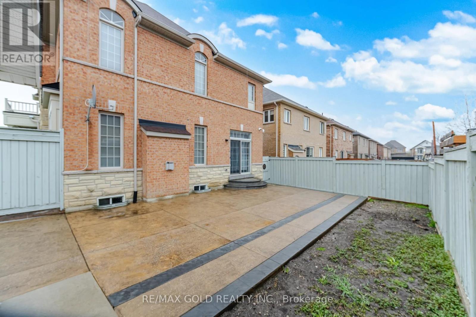 26 Drummondville Drive Property Photo 23