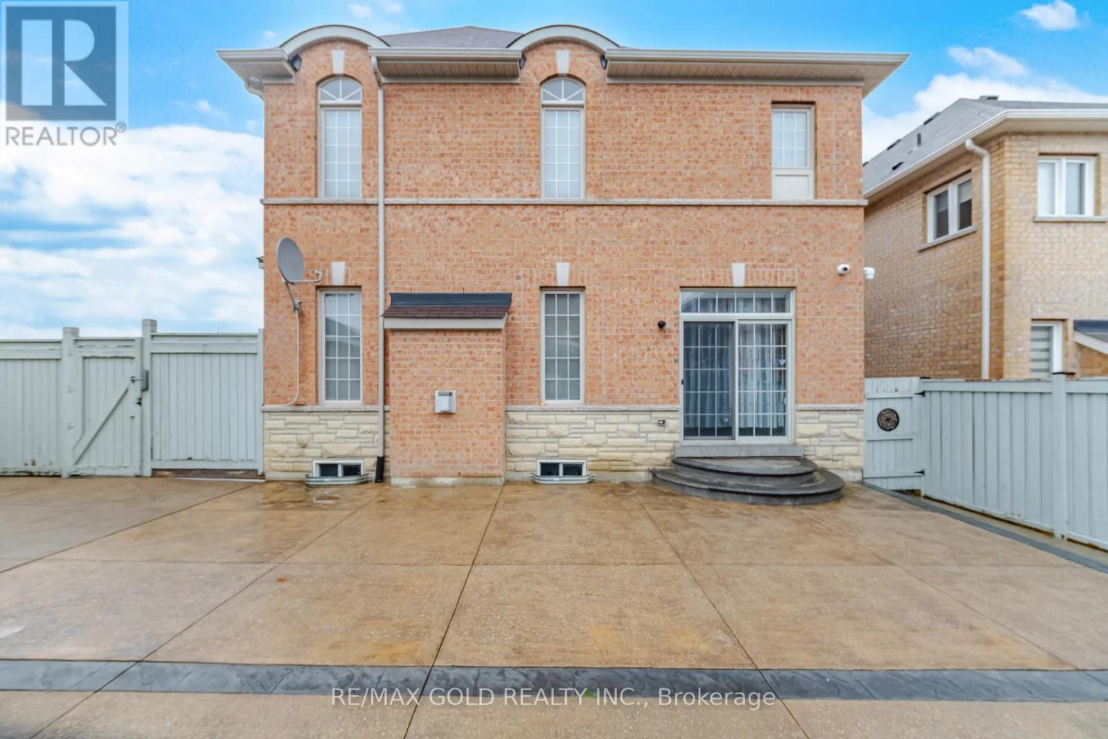 26 Drummondville Drive Property Photo 24