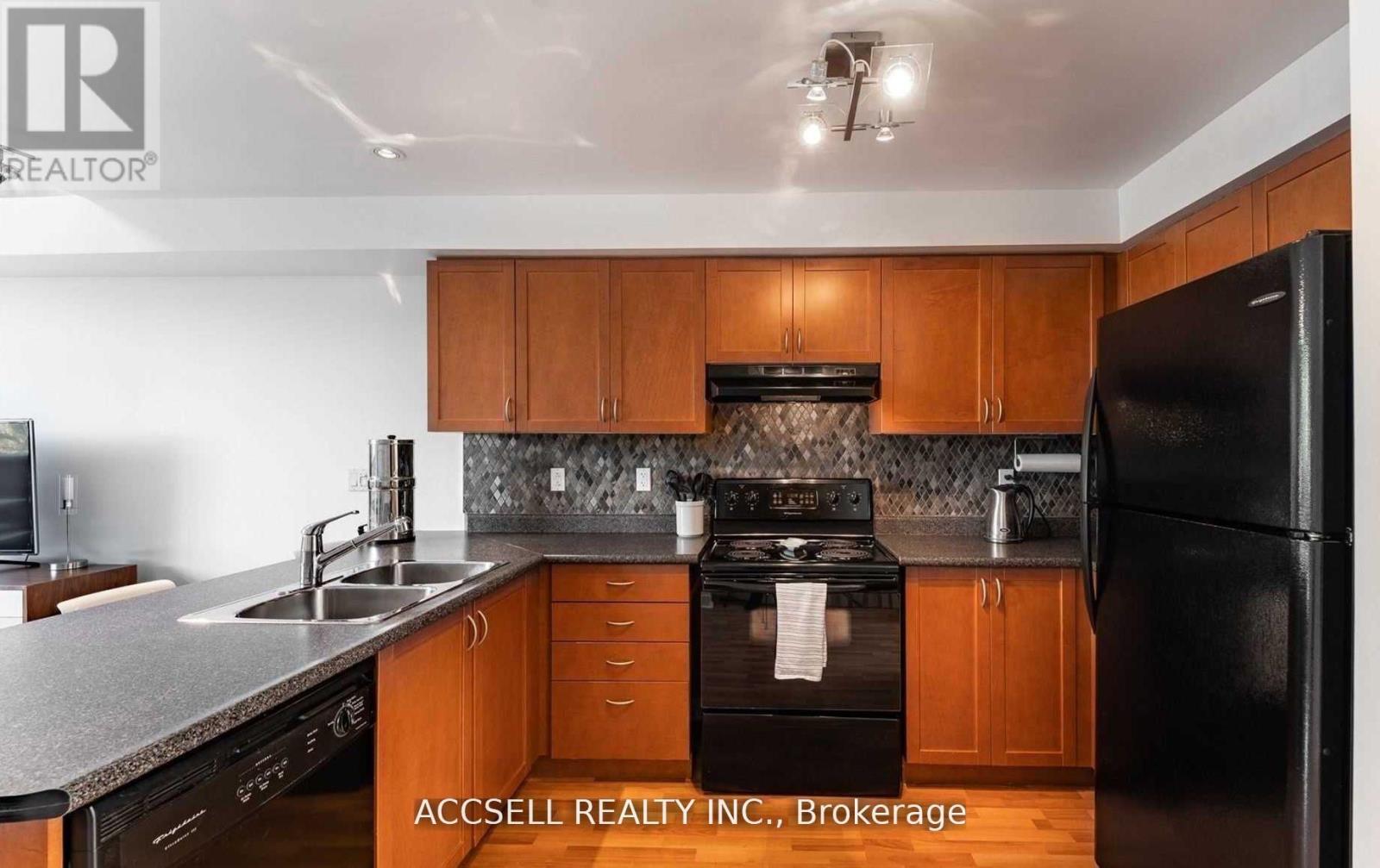 229 - 3400 Lake Shore Boulevard W Property Photo 5