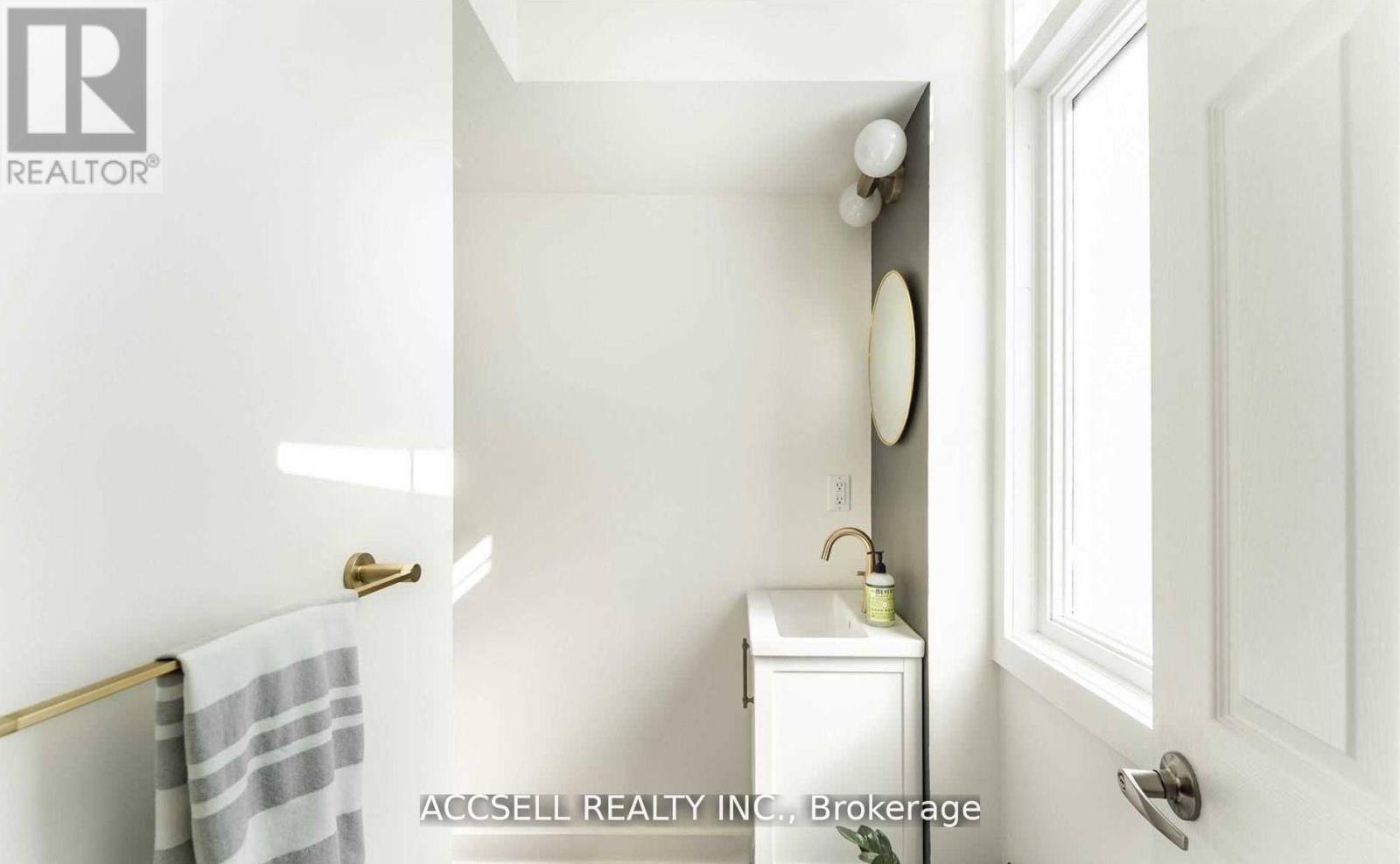 229 - 3400 Lake Shore Boulevard W Property Photo 6