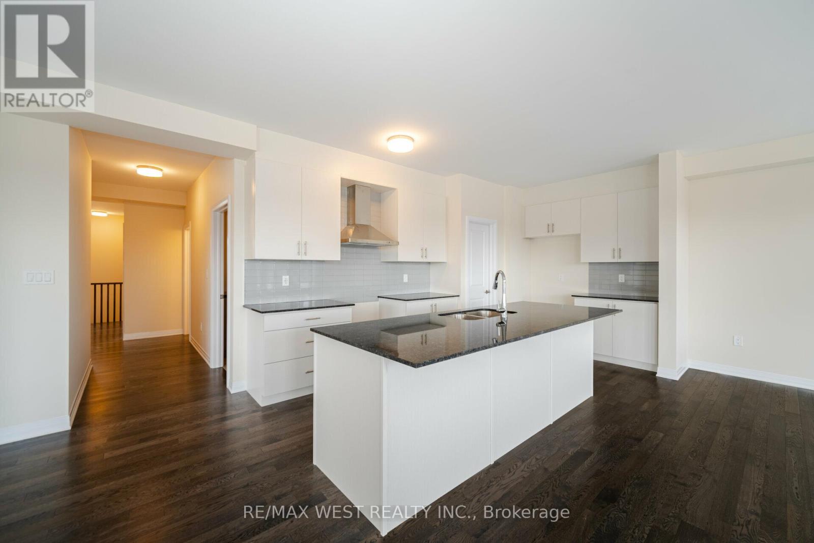 120 Settlers Road E Property Photo 13