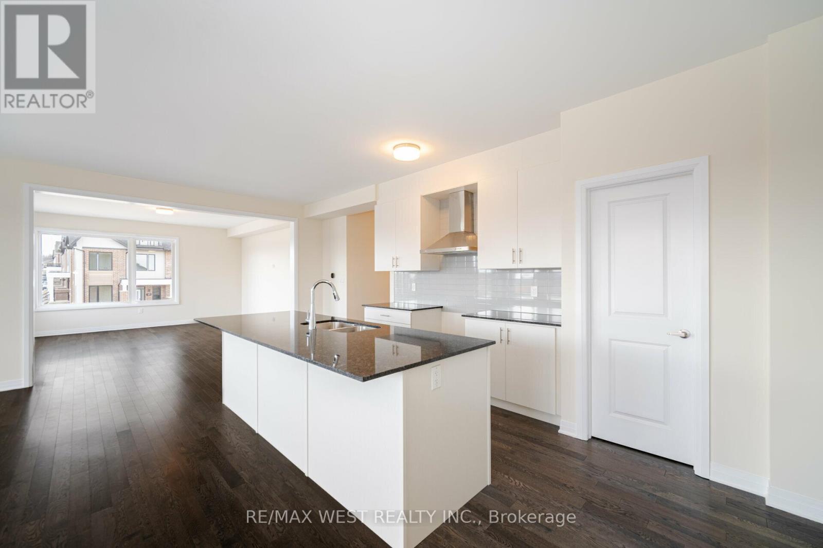 120 Settlers Road E Property Photo 14