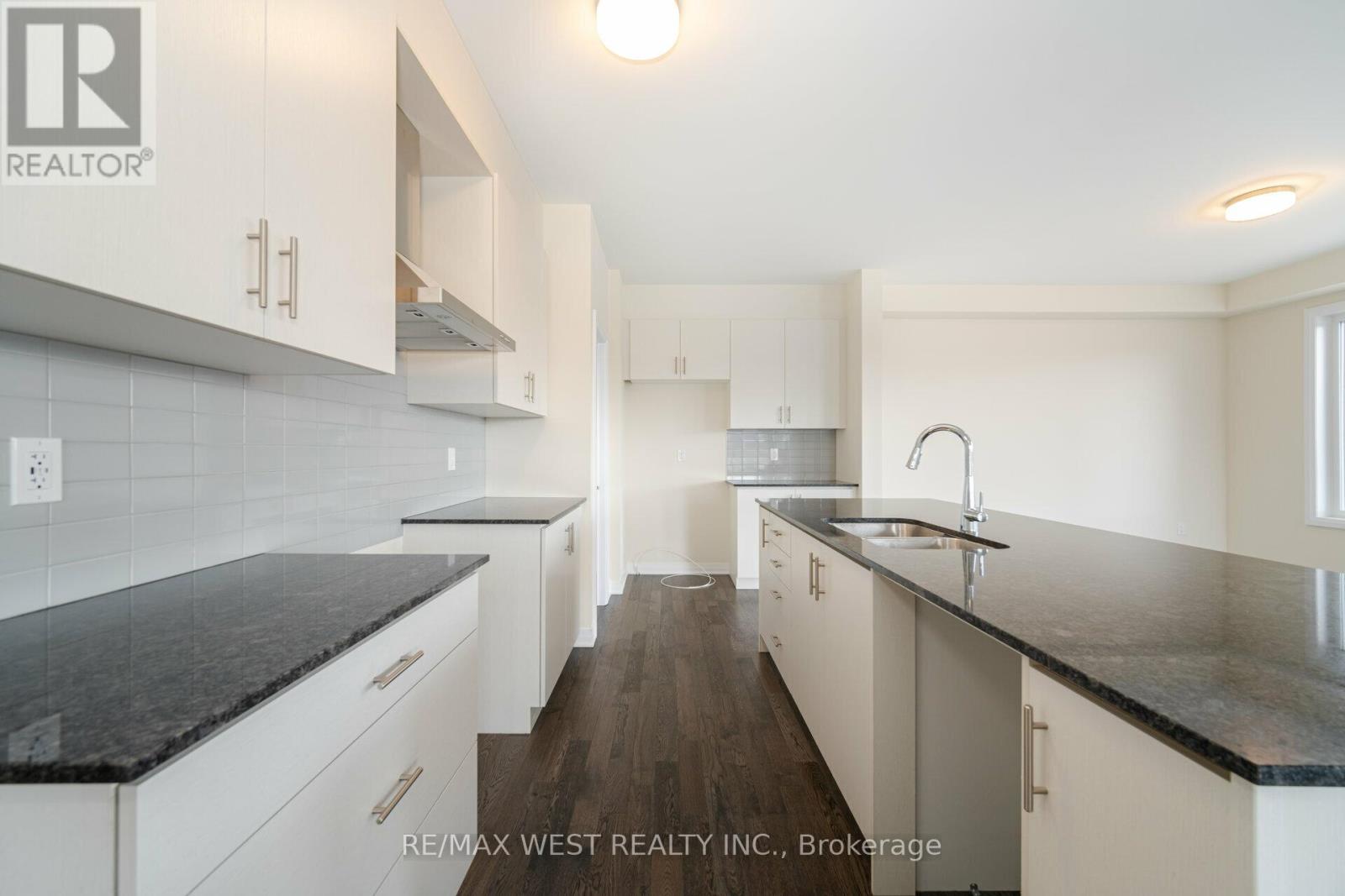 120 Settlers Road E Property Photo 15