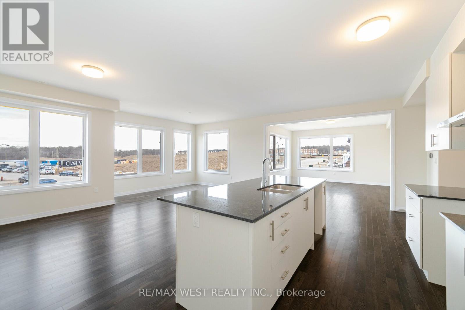 120 Settlers Road E Property Photo 17