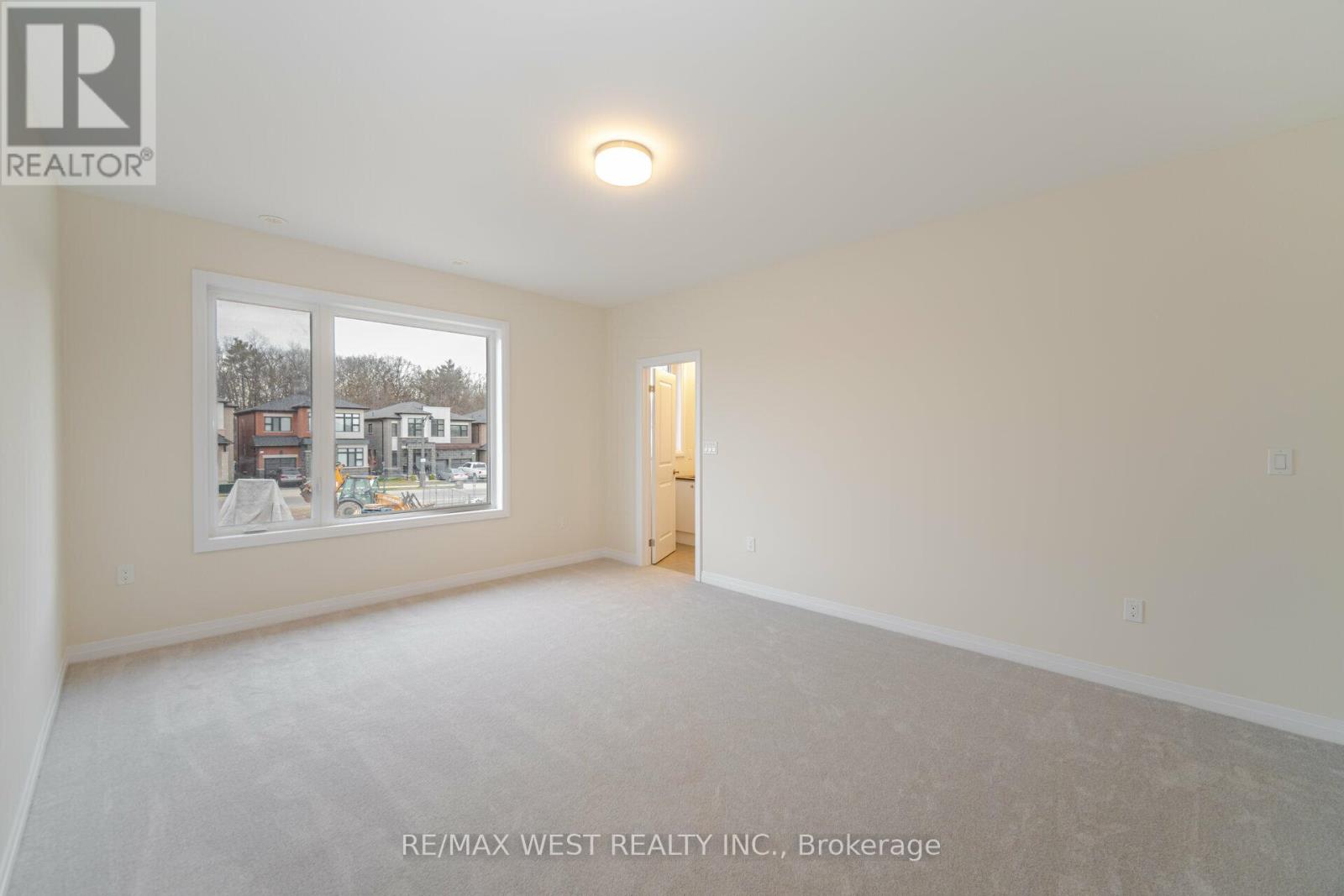120 Settlers Road E Property Photo 24