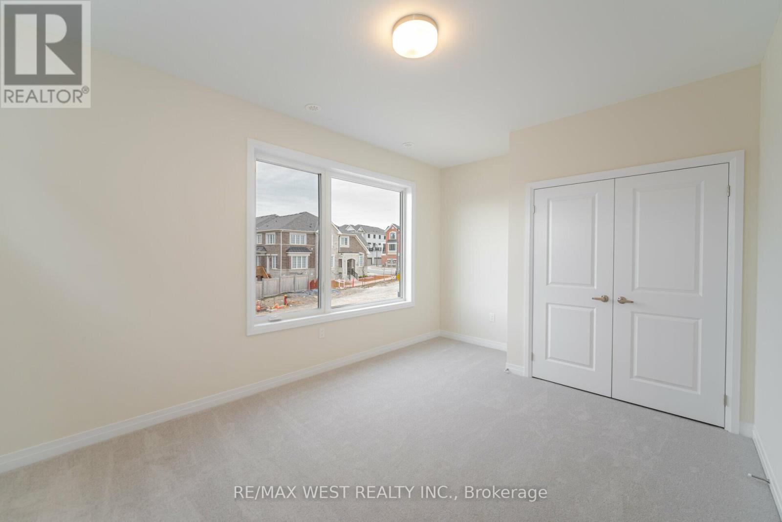 120 Settlers Road E Property Photo 28
