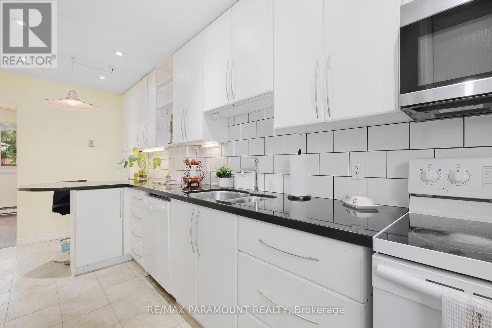 16 Gleneaden Court Property Photo 12
