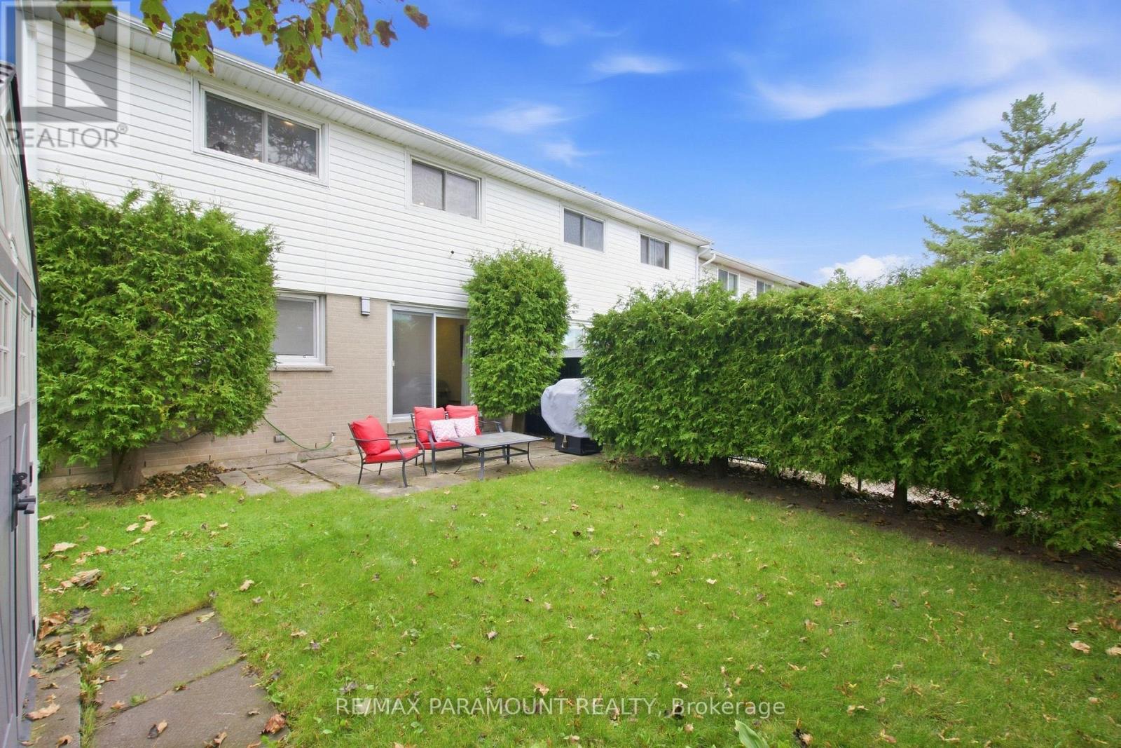 16 Gleneaden Court Property Photo 40