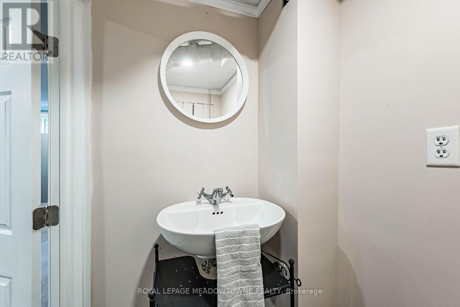 32 Craig Street Property Photo 30