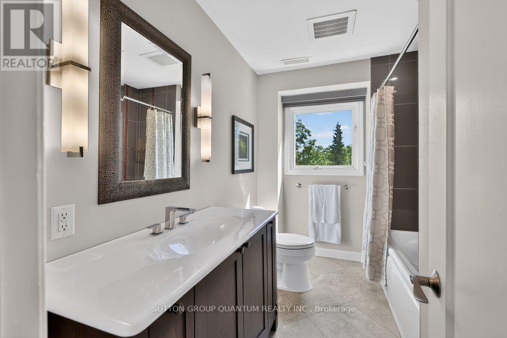 1526 Green Glade Property Photo 27