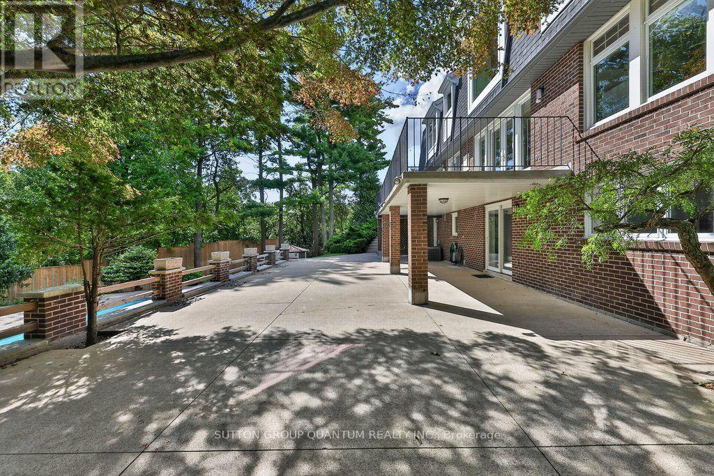 1526 Green Glade Property Photo 39