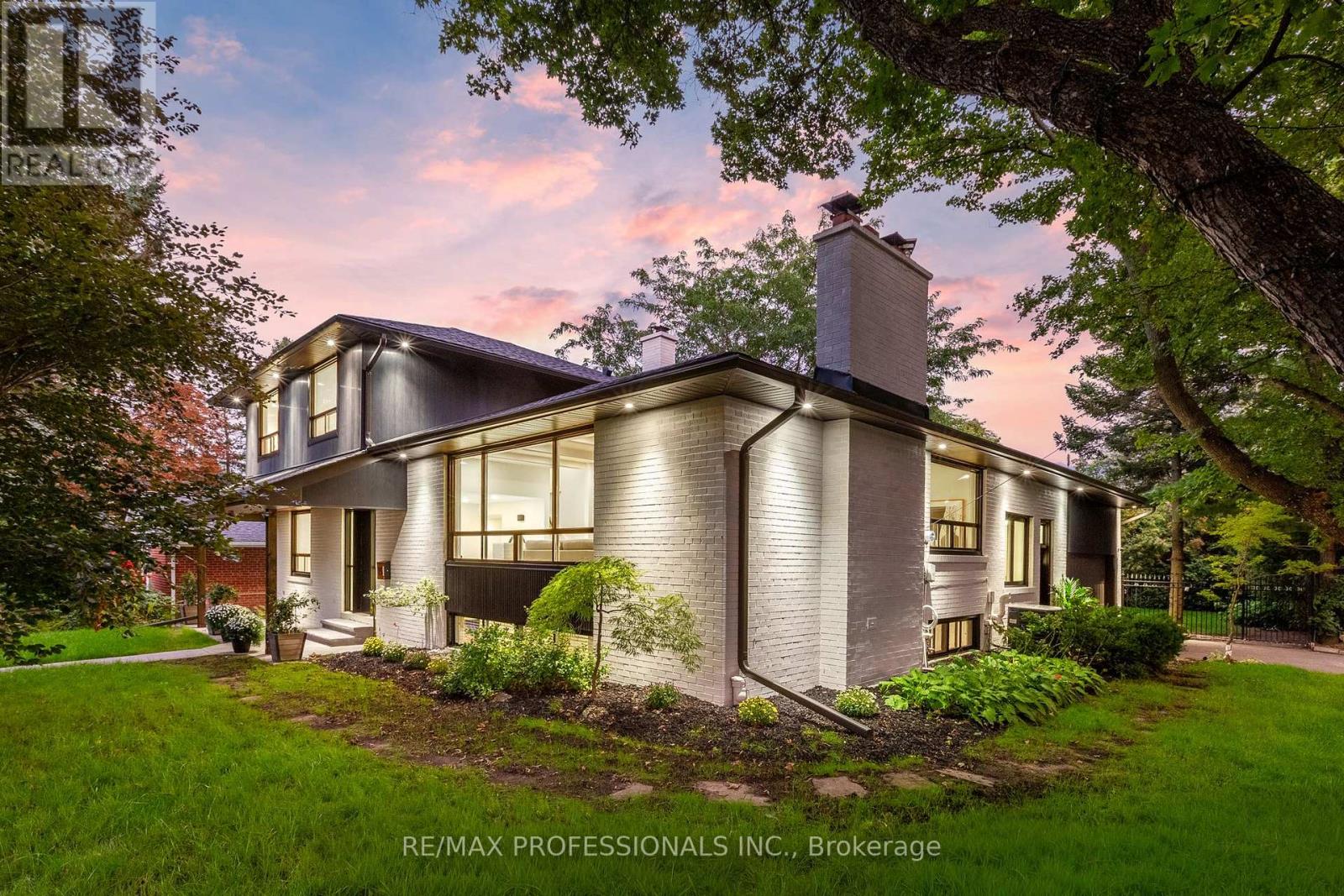 15 Bell Royal Court Property Photo 1