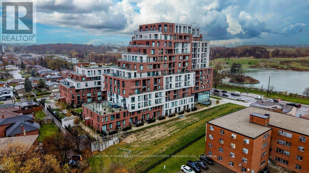 612 - 3100 Keele Street Property Photo 1