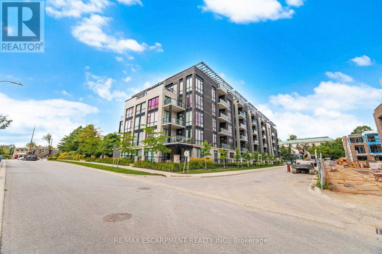 210 - 42 MILL STREET Property Photo 1