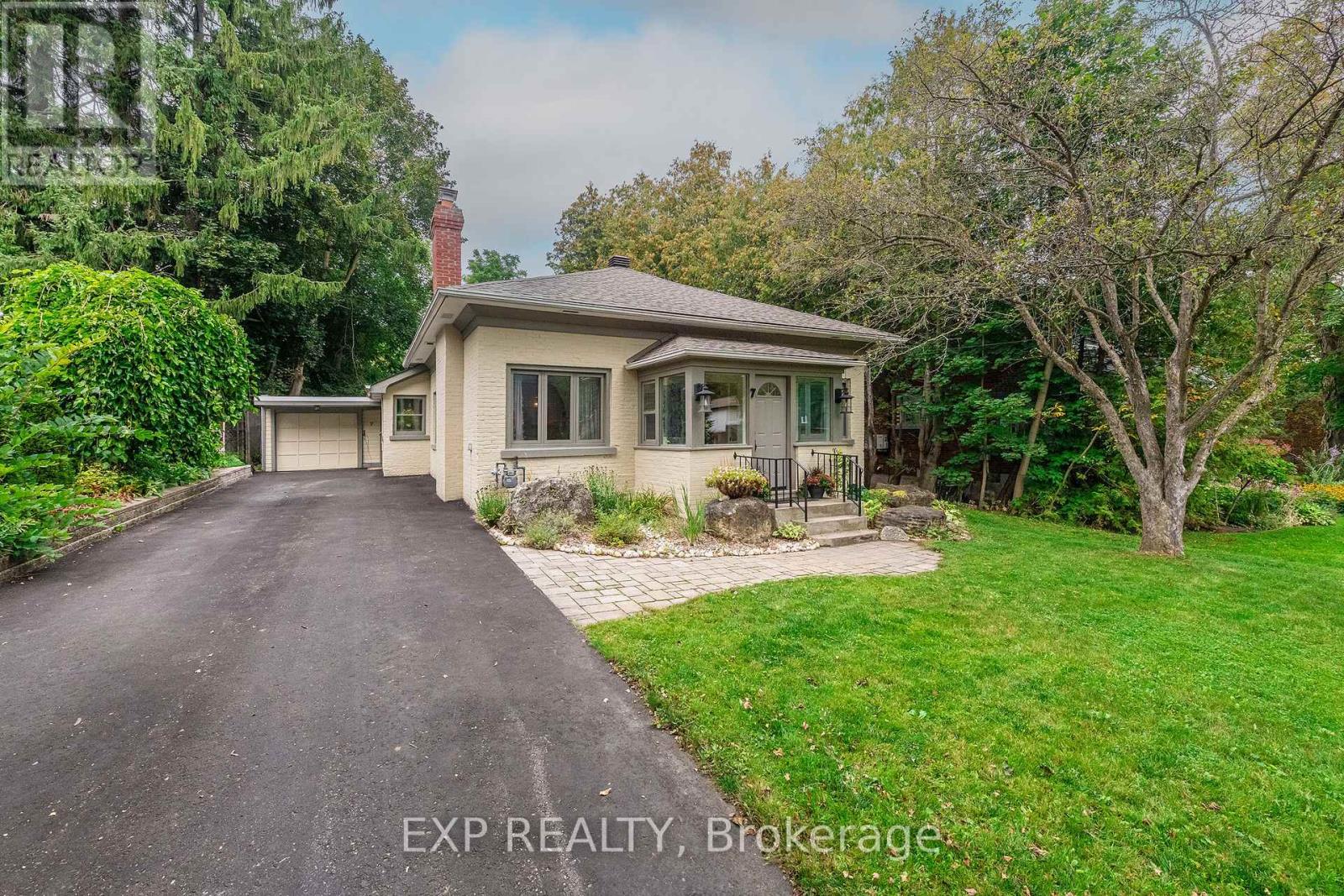 7 Third Avenue Property Photo 1