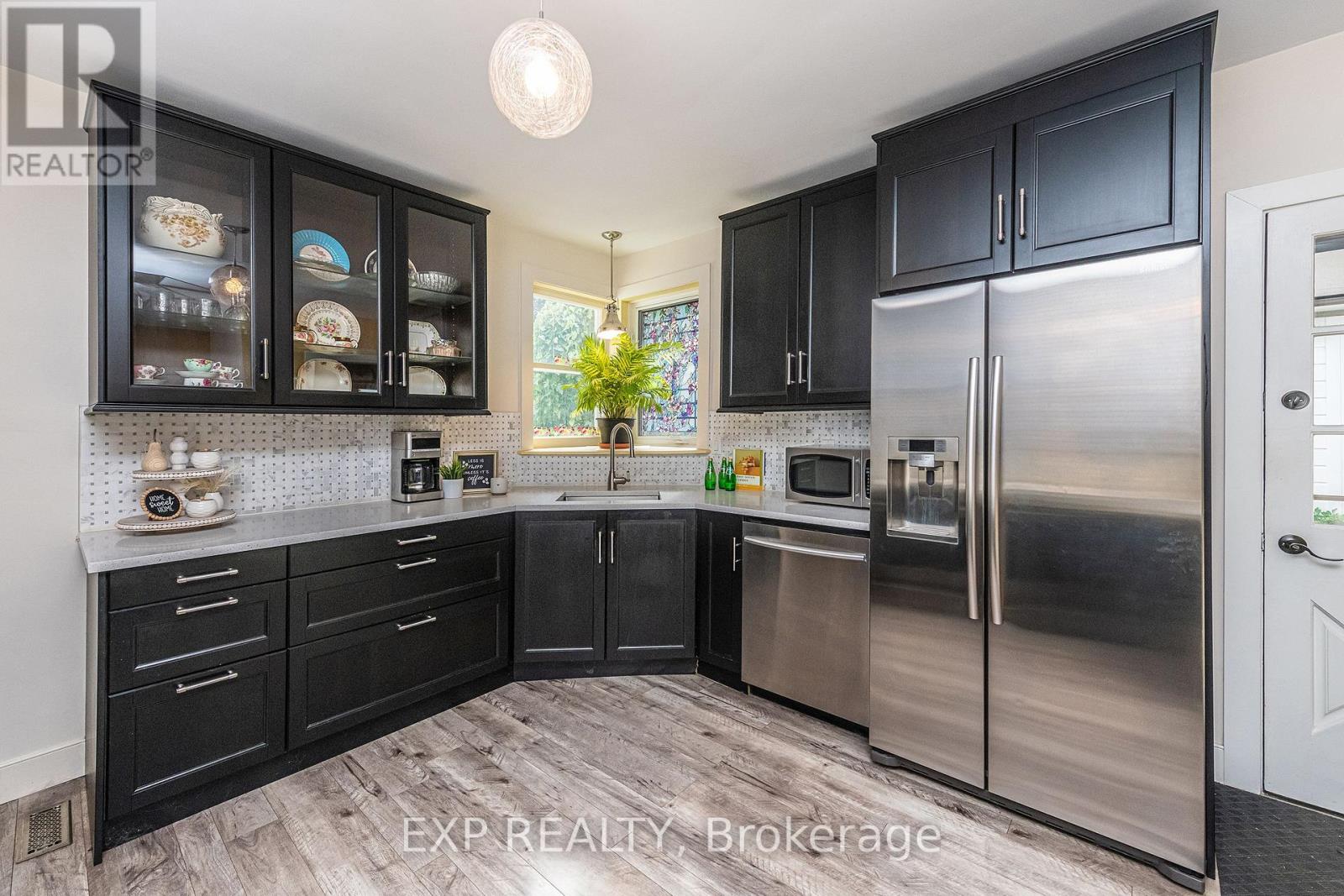 7 Third Avenue Property Photo 20