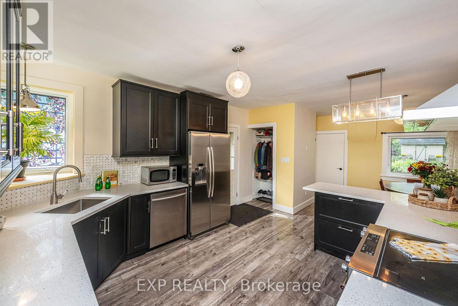 7 Third Avenue Property Photo 21