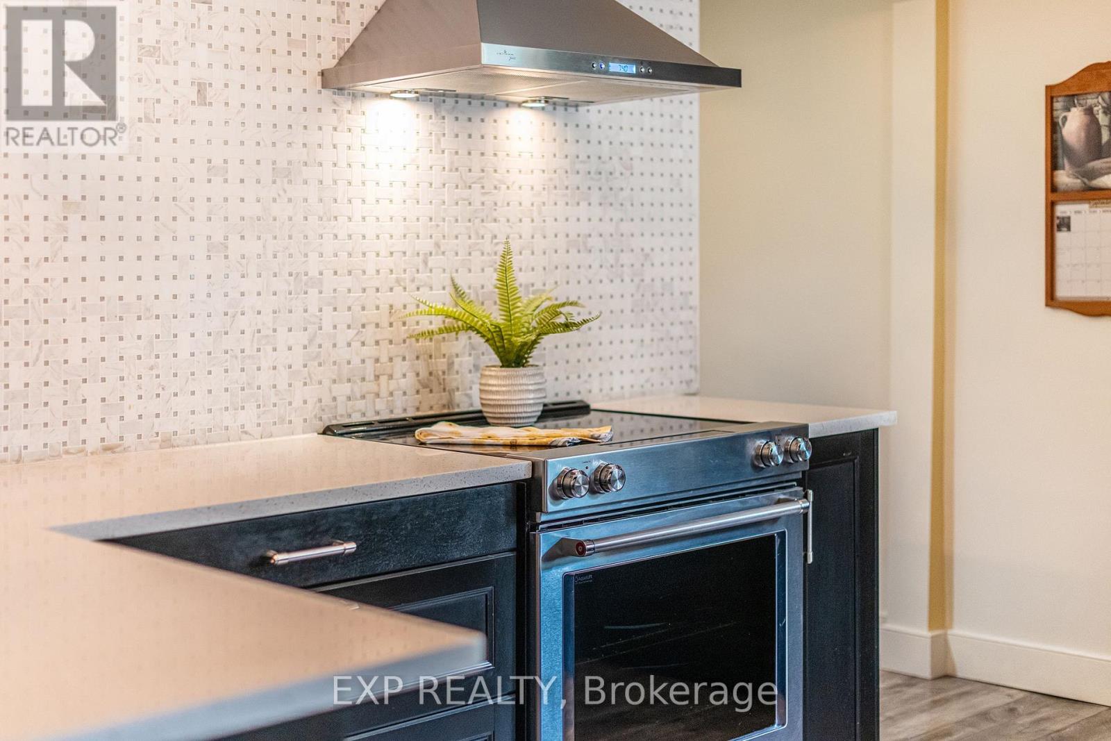 7 Third Avenue Property Photo 23
