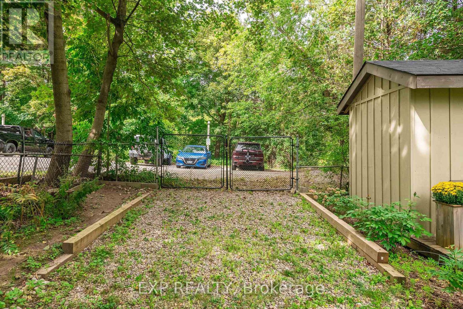 7 Third Avenue Property Photo 44