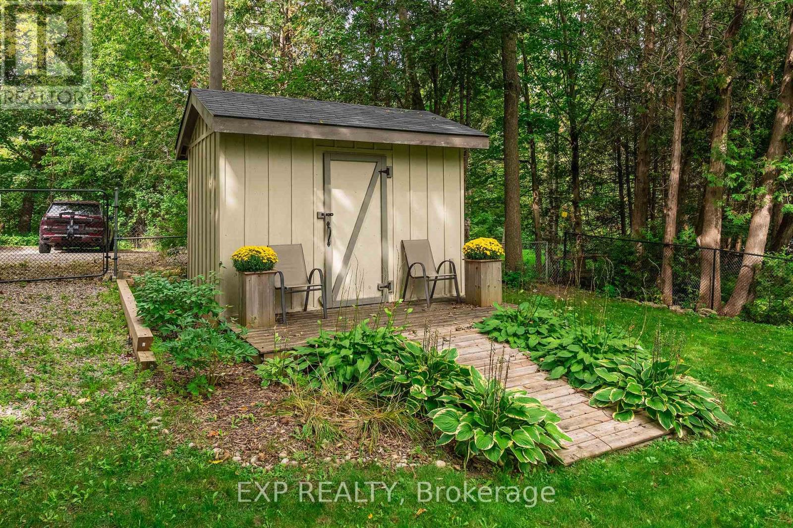 7 Third Avenue Property Photo 45