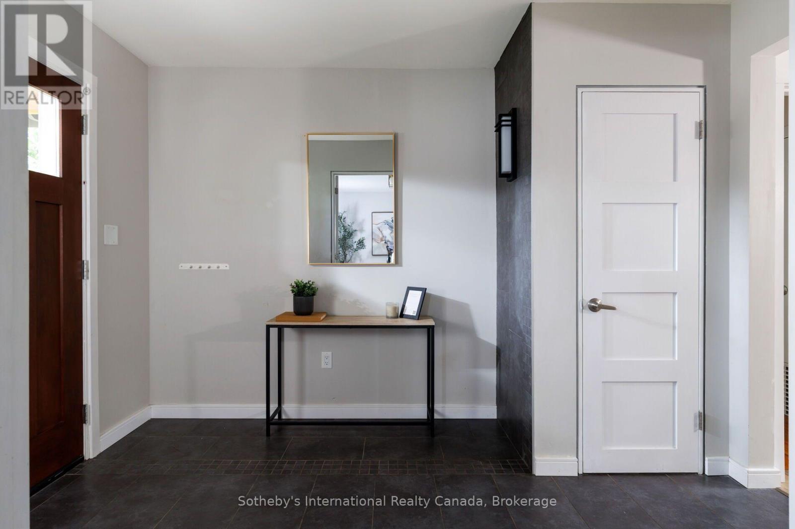 1318 Ario Road Property Photo 7