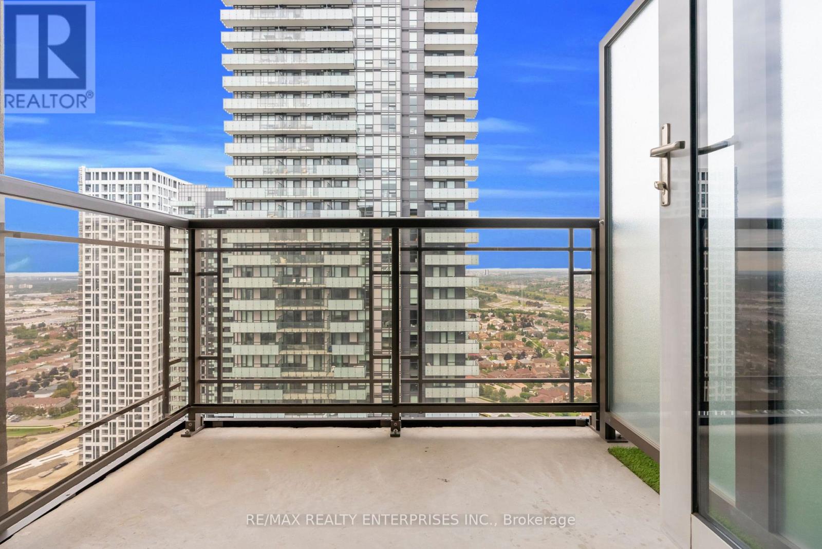 3309 - 385 Prince Of Wales Drive Property Photo 36