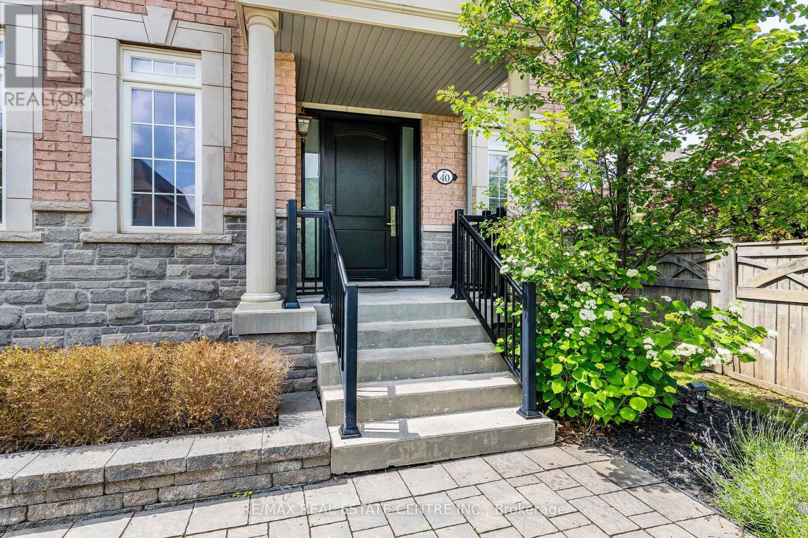 40 Cachet Court Property Photo 2