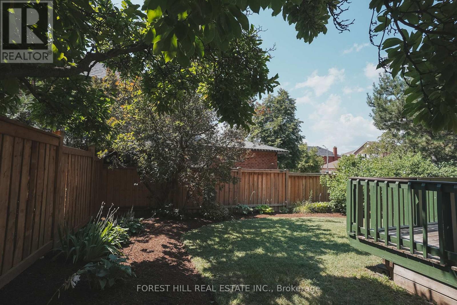 26 Pretty Place Property Photo 32