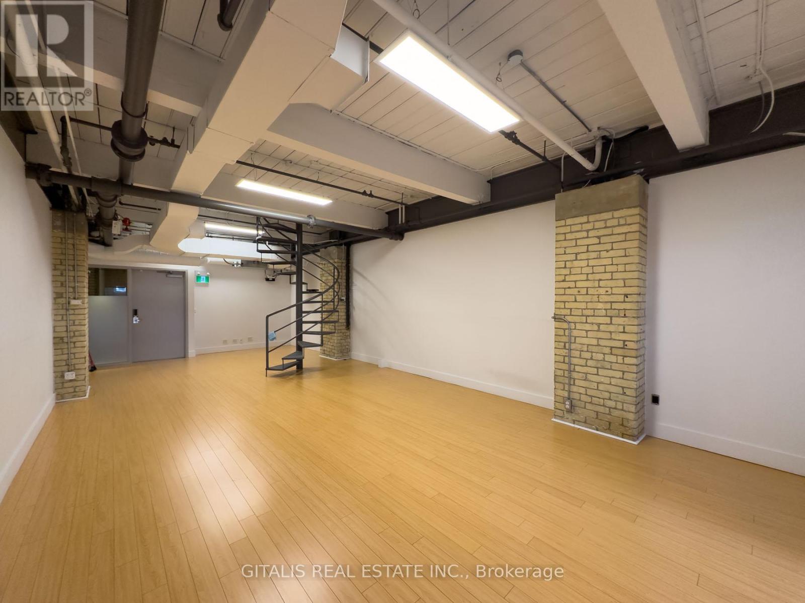 4a - 219 Dufferin Street Property Photo 2