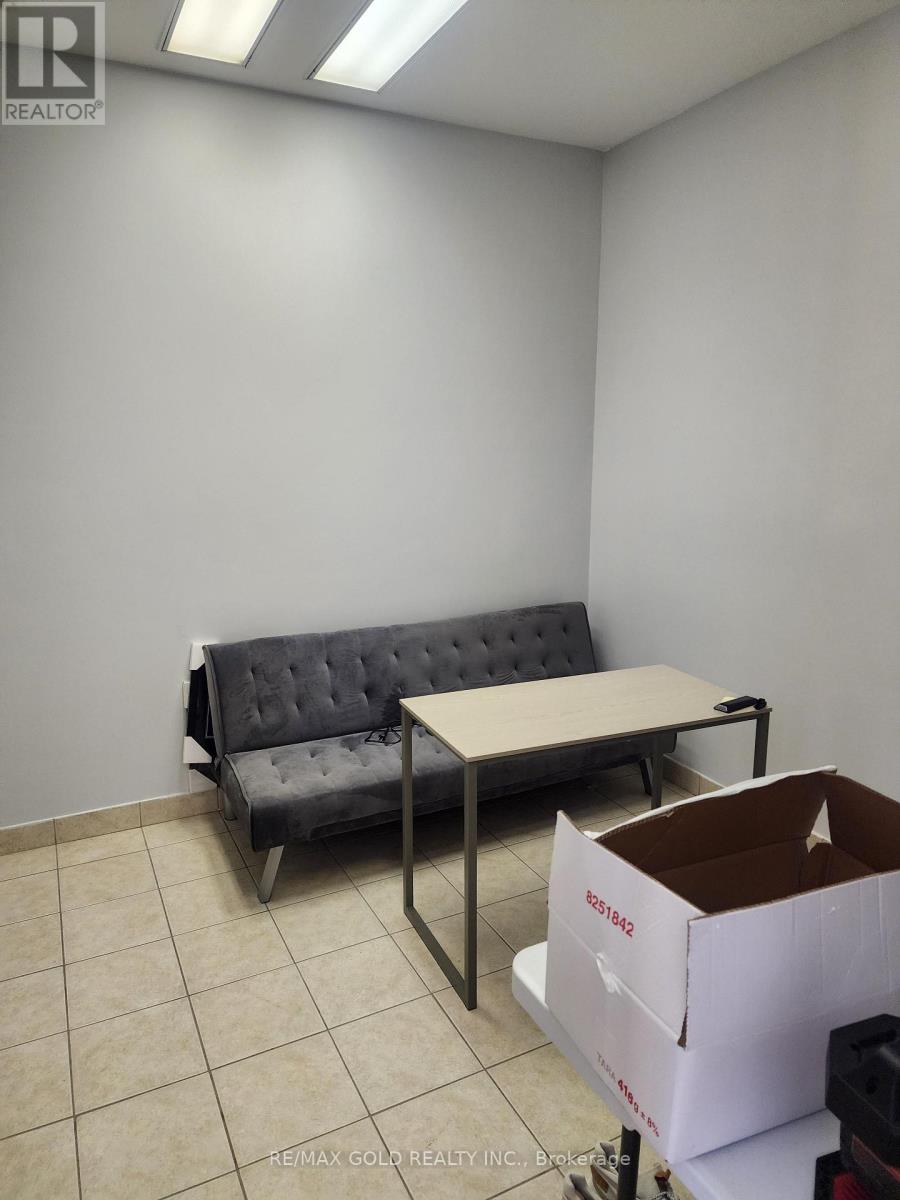 45-46 - 24 Steinway Boulevard Property Photo 2