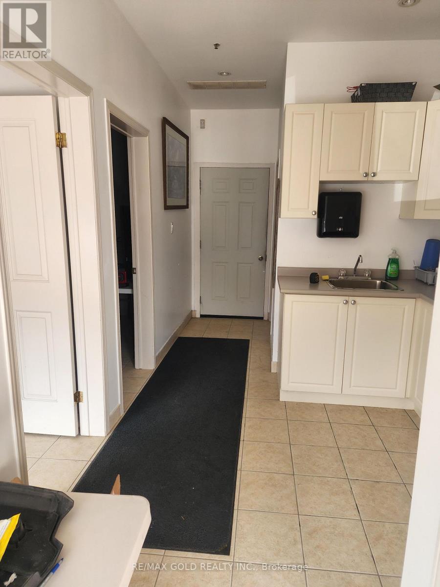 45-46 - 24 Steinway Boulevard Property Photo 3