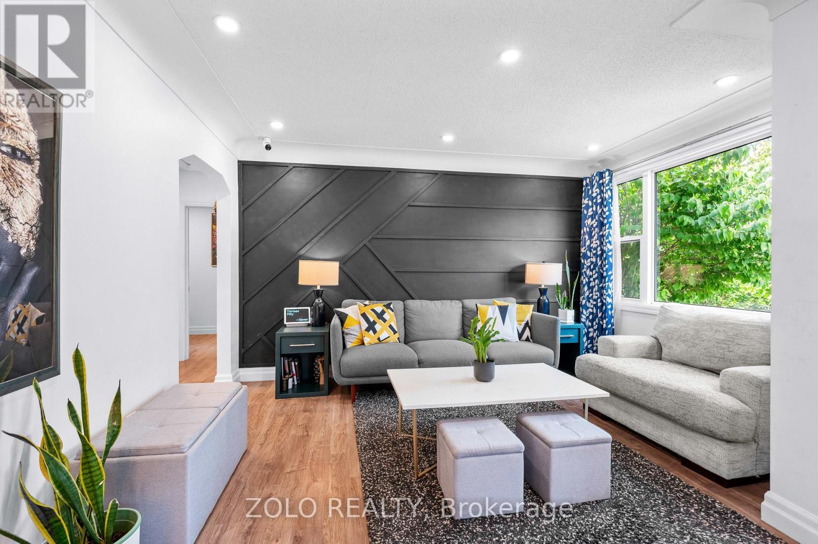 442 Queen Mary Drive Property Photo 4
