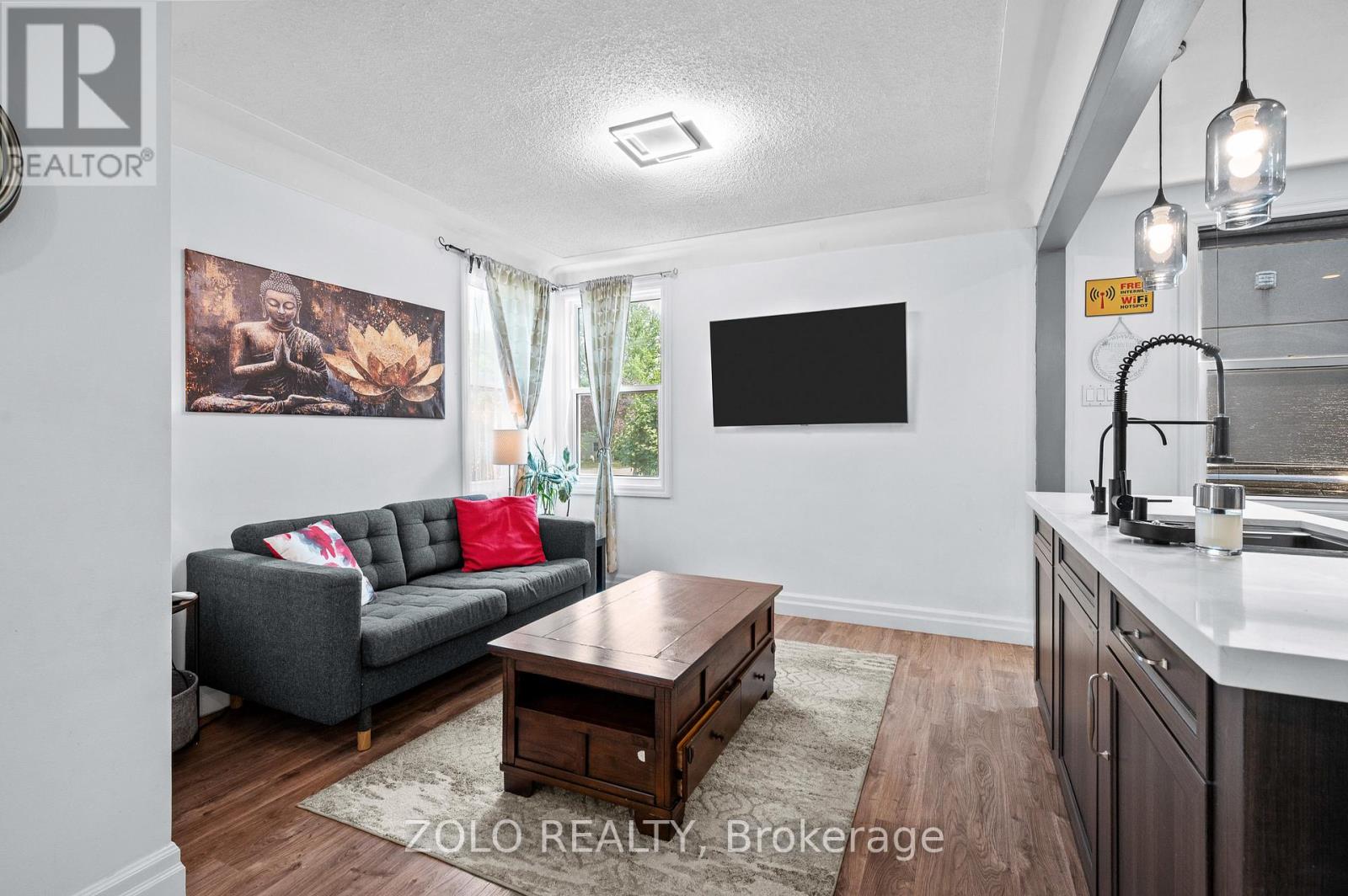 442 Queen Mary Drive Property Photo 7