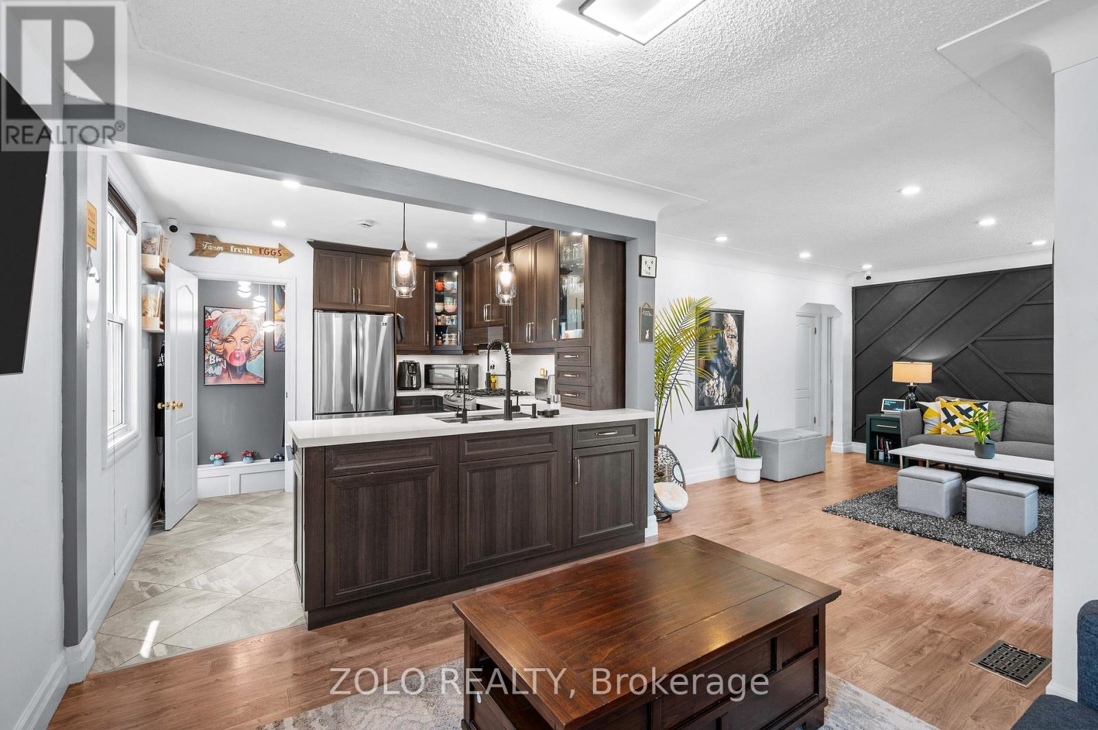 442 Queen Mary Drive Property Photo 9