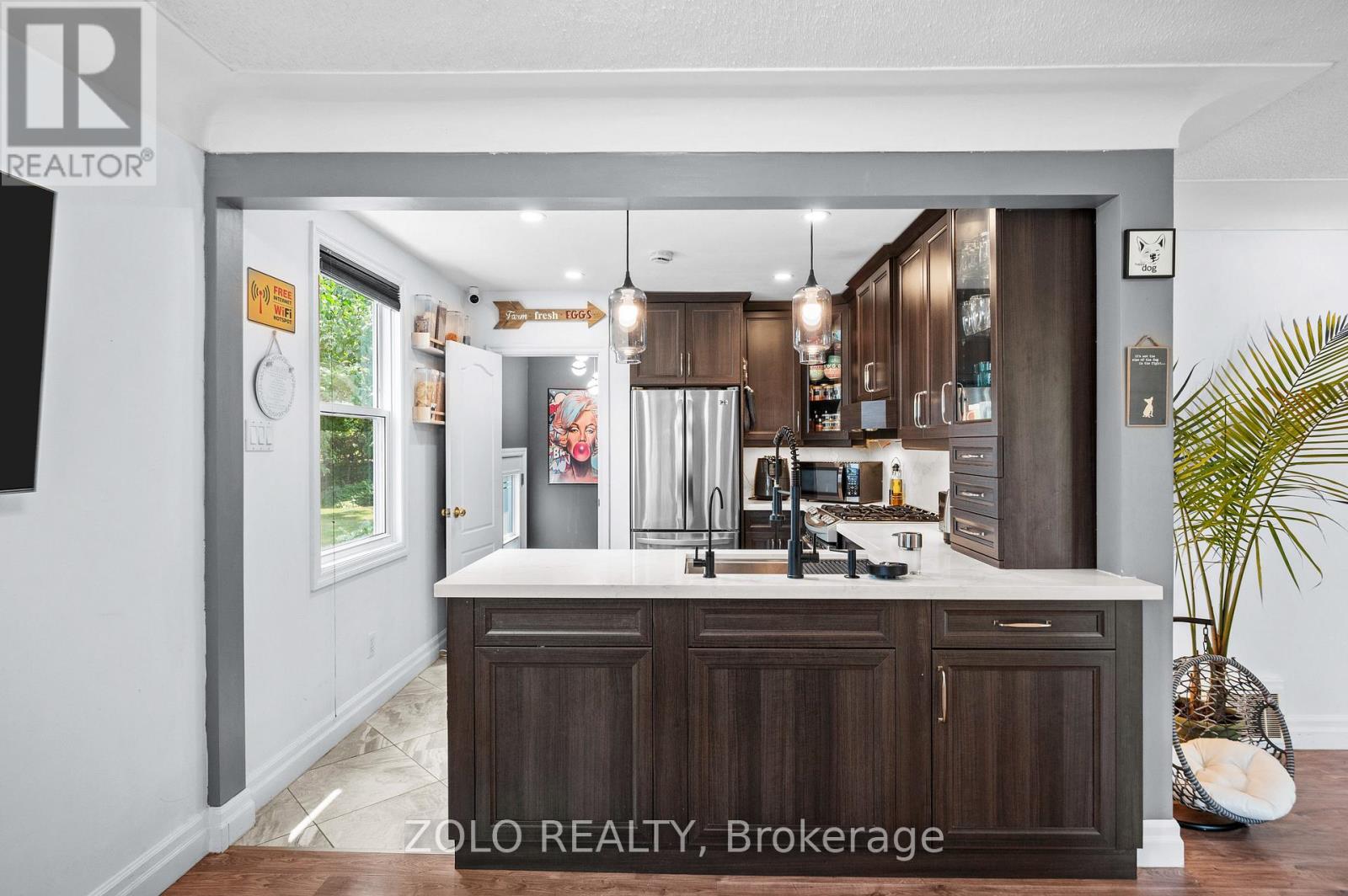 442 Queen Mary Drive Property Photo 10